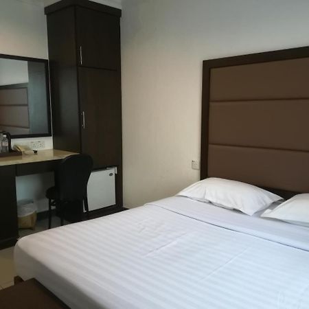 Crystal Lodge Kota Bharu Exteriör bild