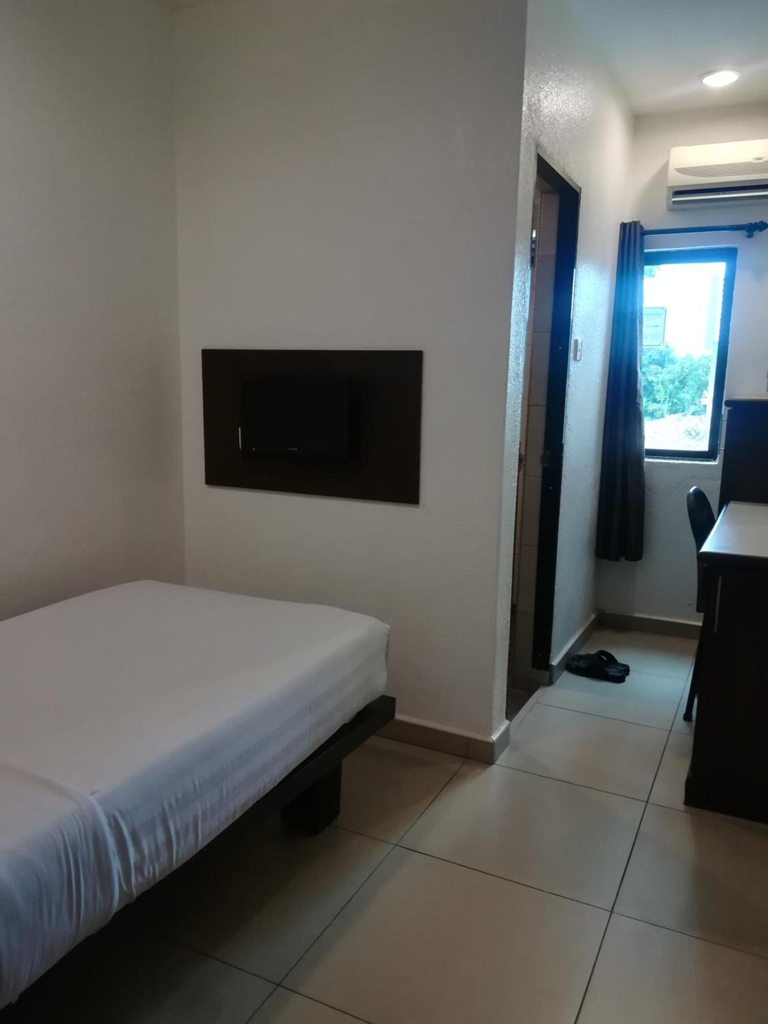 Crystal Lodge Kota Bharu Exteriör bild