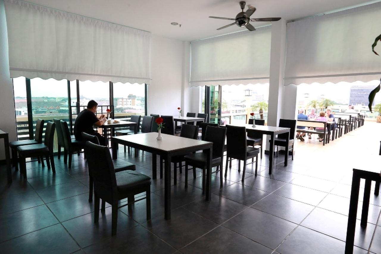 Crystal Lodge Kota Bharu Exteriör bild