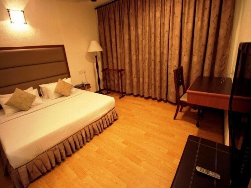 Crystal Lodge Kota Bharu Exteriör bild